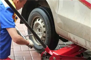 白朗附近拖车24小时服务热线电话